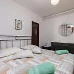 Palman With Free Parking Apartment Poreč