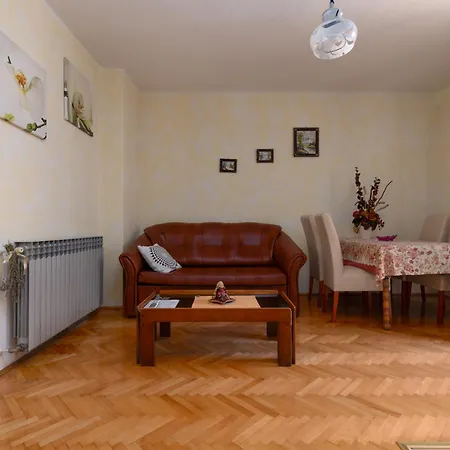 Palman With Free Parking Poreč