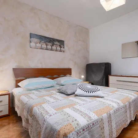 Palman With Free Parking Porec