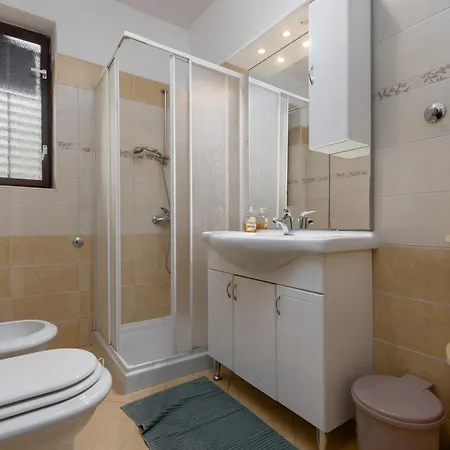 Palman With Free Parking *