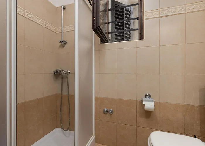 Palman With Free Parking *