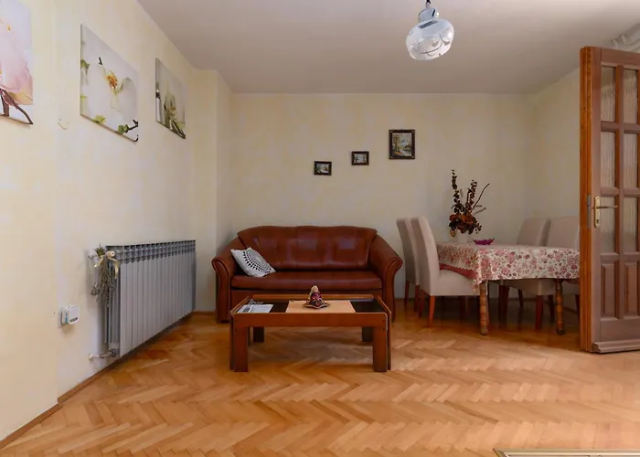 Palman With Free Parking Poreč