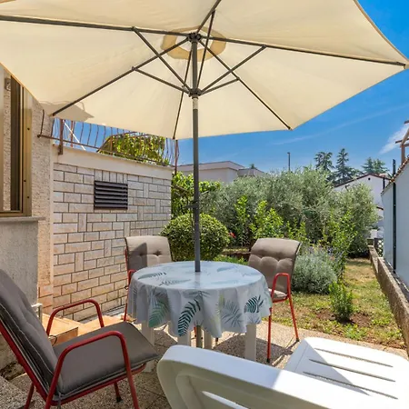 Palman With Free Parking Poreč